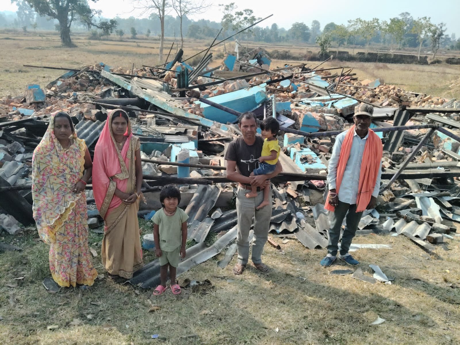 प्रेमनगर तहसीलदार माधुरी आंचला पर गुंडागर्दी व पद दुरुपयोग का आरोप, बिना नोटिस बुलडोजर चलाकर होटल-दुकान तोड़ी, 50 लाख का नुकसान